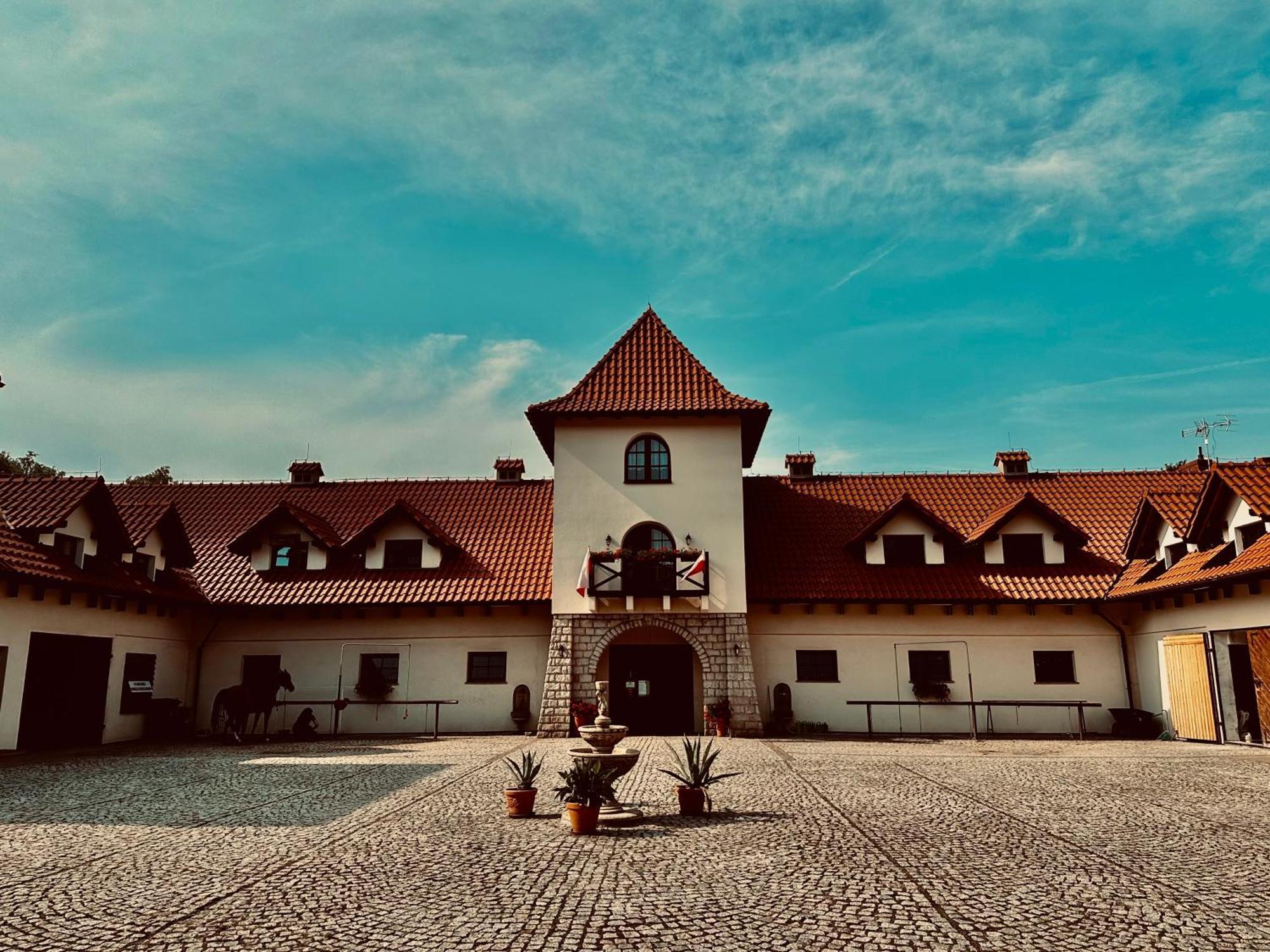 Stanica Hucul Hotel Sułkowice Exterior foto