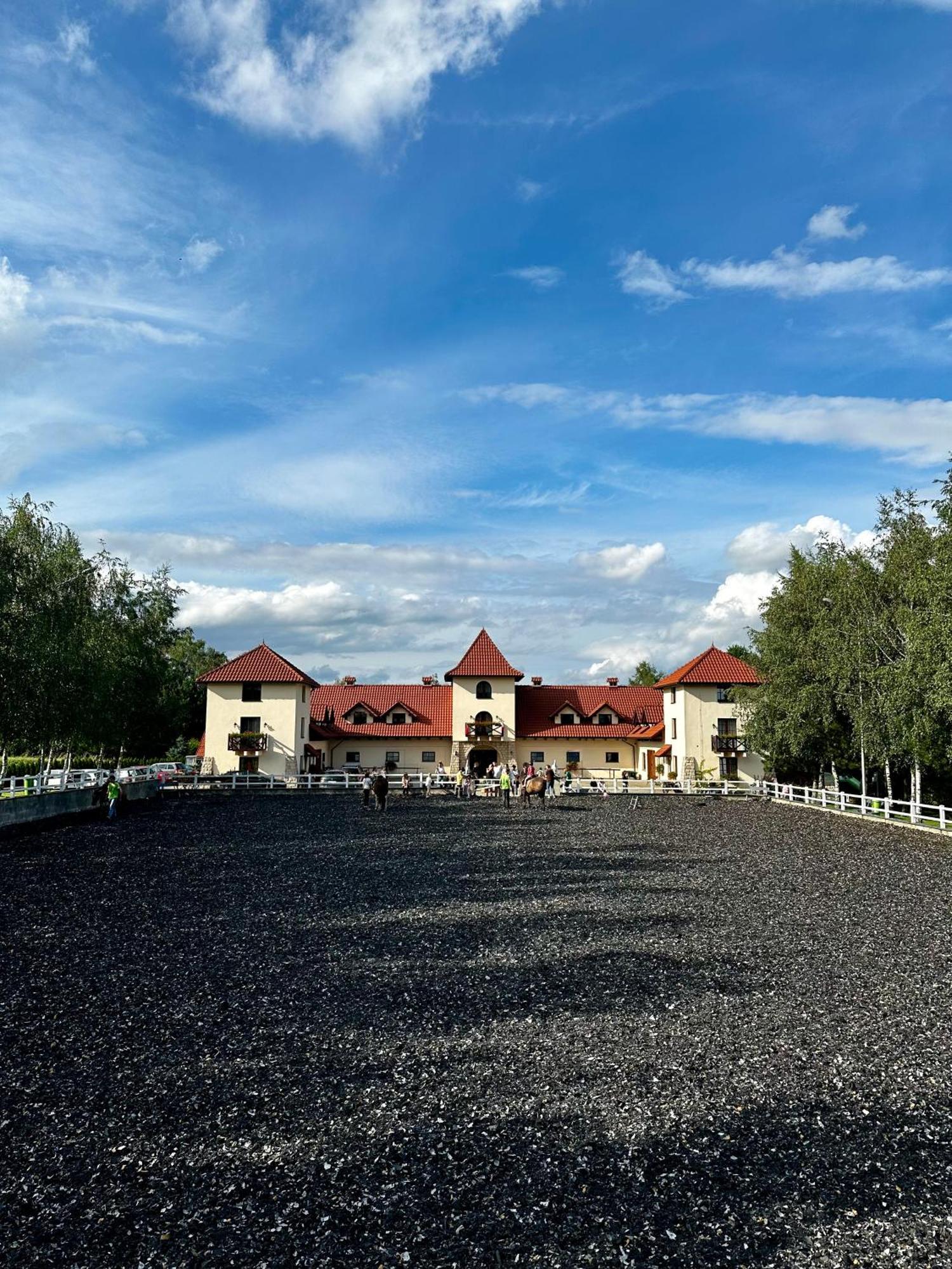 Stanica Hucul Hotel Sułkowice Exterior foto